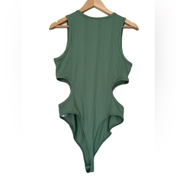 Nicole Williams English Bar III Cutout Ribbed Bodysuit Green(Size L) - Picture 4 of 11